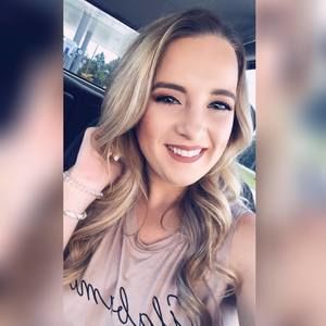 Meet your Posher, Kayla